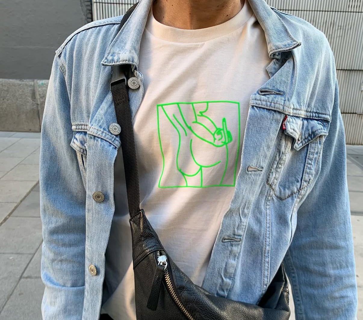 MIDDLE FINGER T-SHIRT